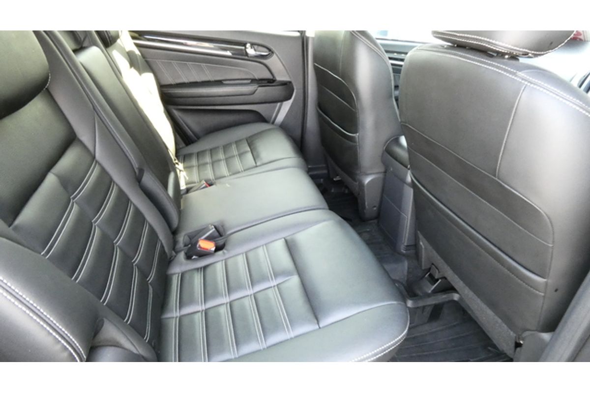 2021 Isuzu MU-X LS-T