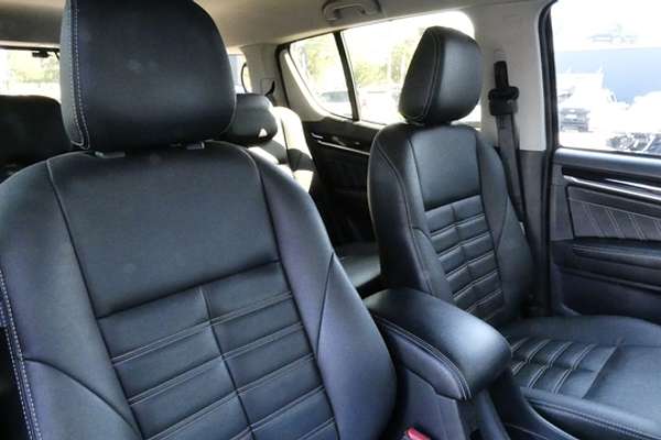 2021 Isuzu MU-X LS-T