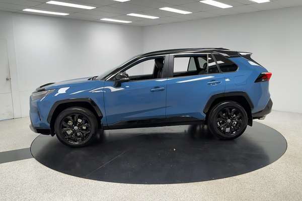 2024 Toyota RAV4 XSE AXAH52R
