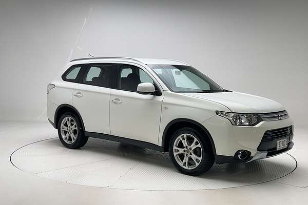 2014 Mitsubishi Outlander ES ZJ