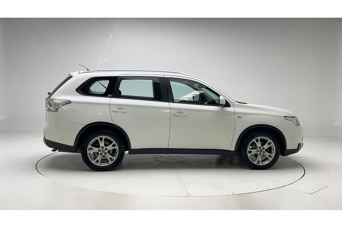 2014 Mitsubishi Outlander ES ZJ