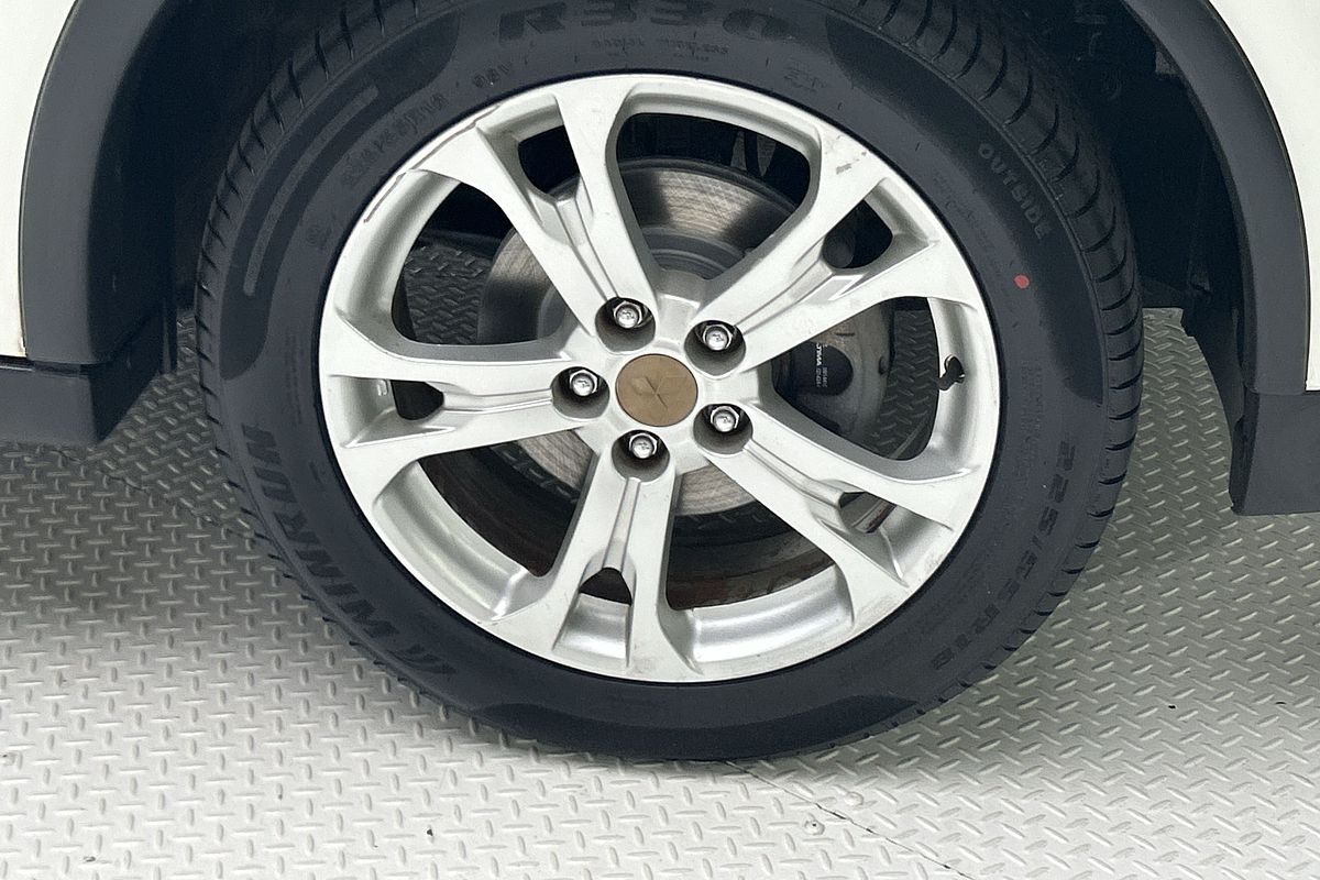 2014 Mitsubishi Outlander ES ZJ