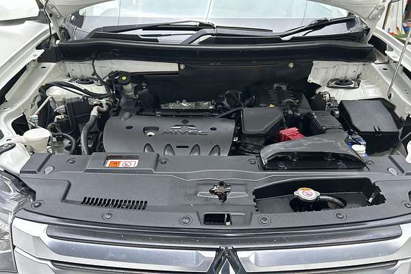 2014 Mitsubishi Outlander ES ZJ