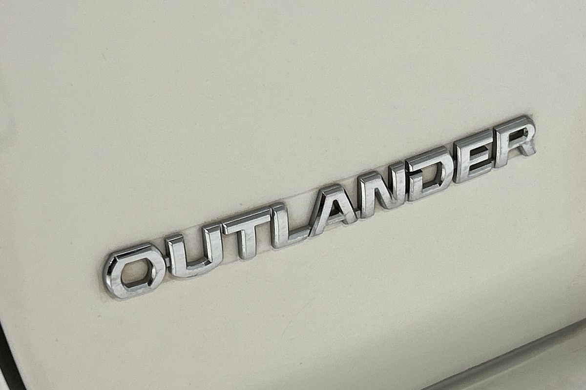 2014 Mitsubishi Outlander ES ZJ