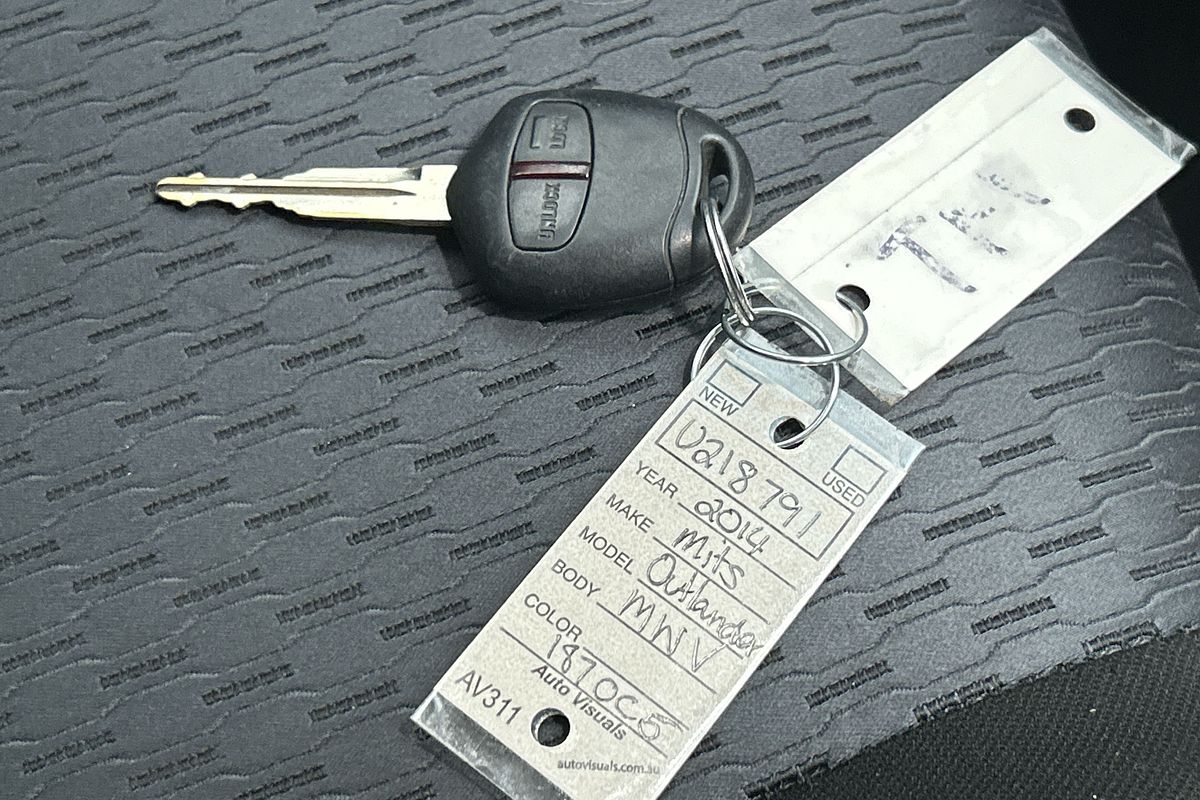 2014 Mitsubishi Outlander ES ZJ