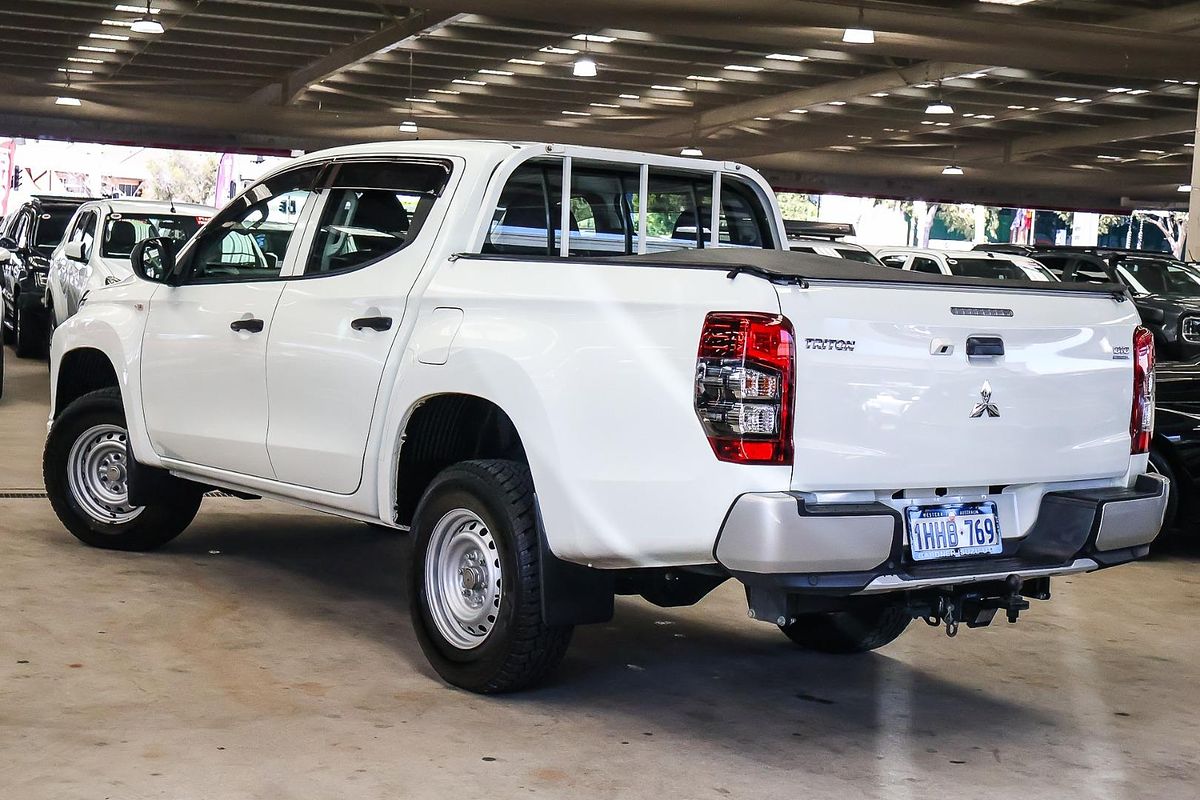 2021 Mitsubishi Triton GLX MR 4X4