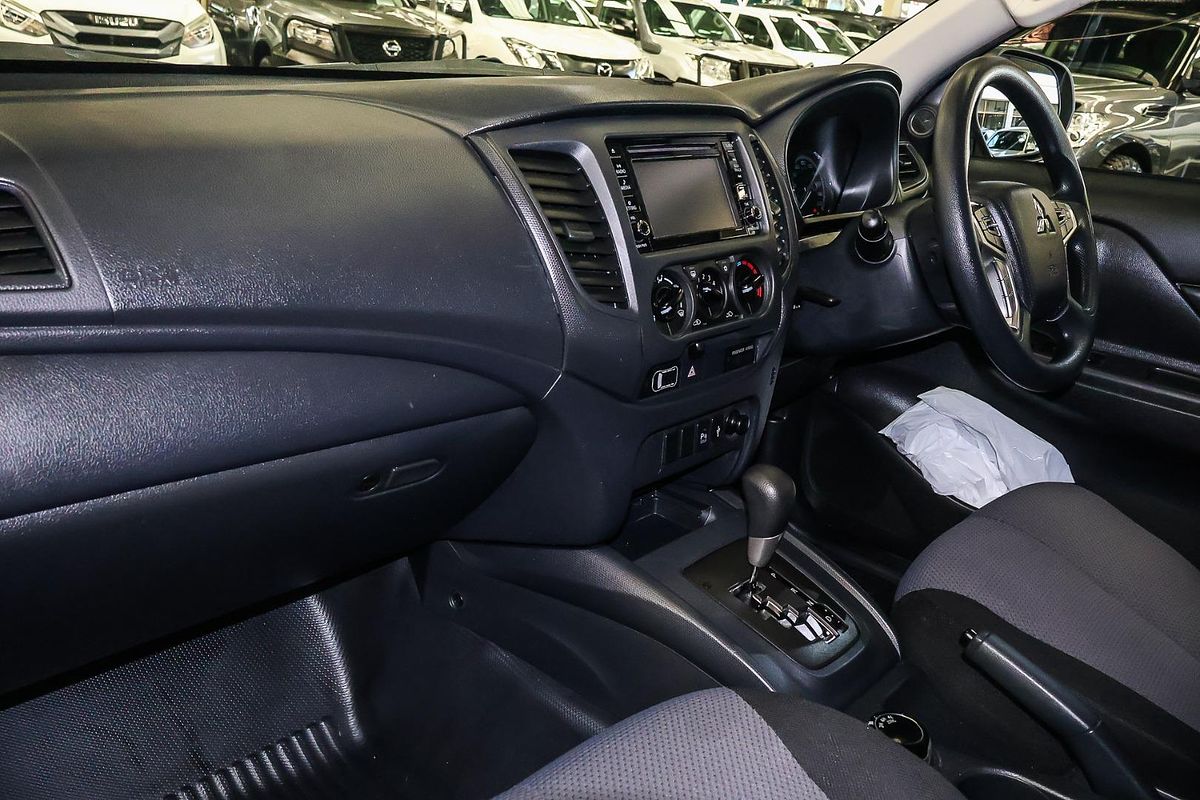 2021 Mitsubishi Triton GLX MR 4X4