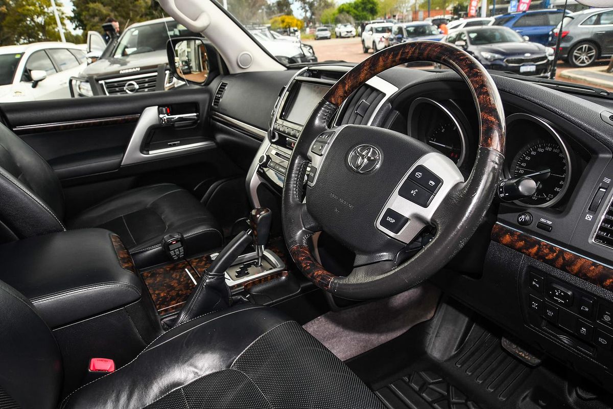2015 Toyota Landcruiser Sahara VDJ200R