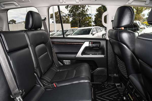 2015 Toyota Landcruiser Sahara VDJ200R