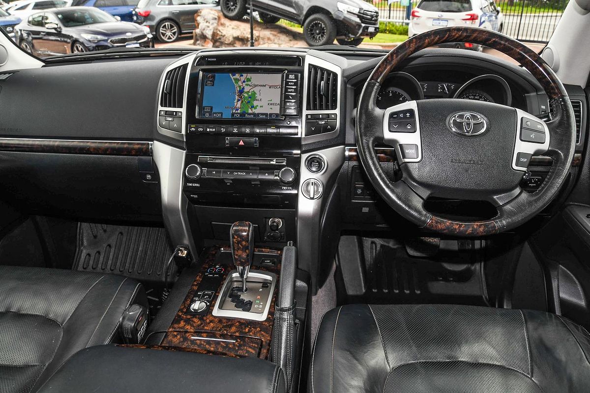 2015 Toyota Landcruiser Sahara VDJ200R