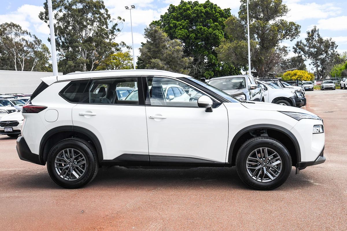 2024 Nissan X-TRAIL ST T33