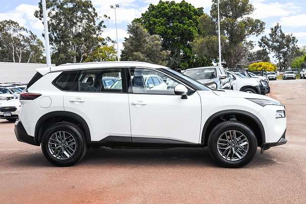 2024 Nissan X-TRAIL ST T33