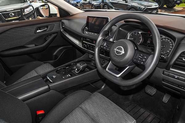 2024 Nissan X-TRAIL ST T33