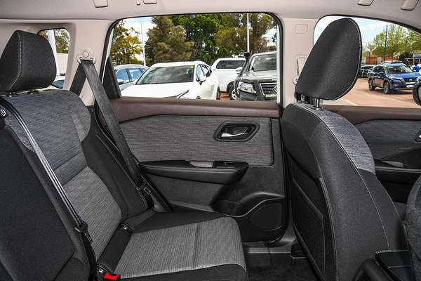 2024 Nissan X-TRAIL ST T33