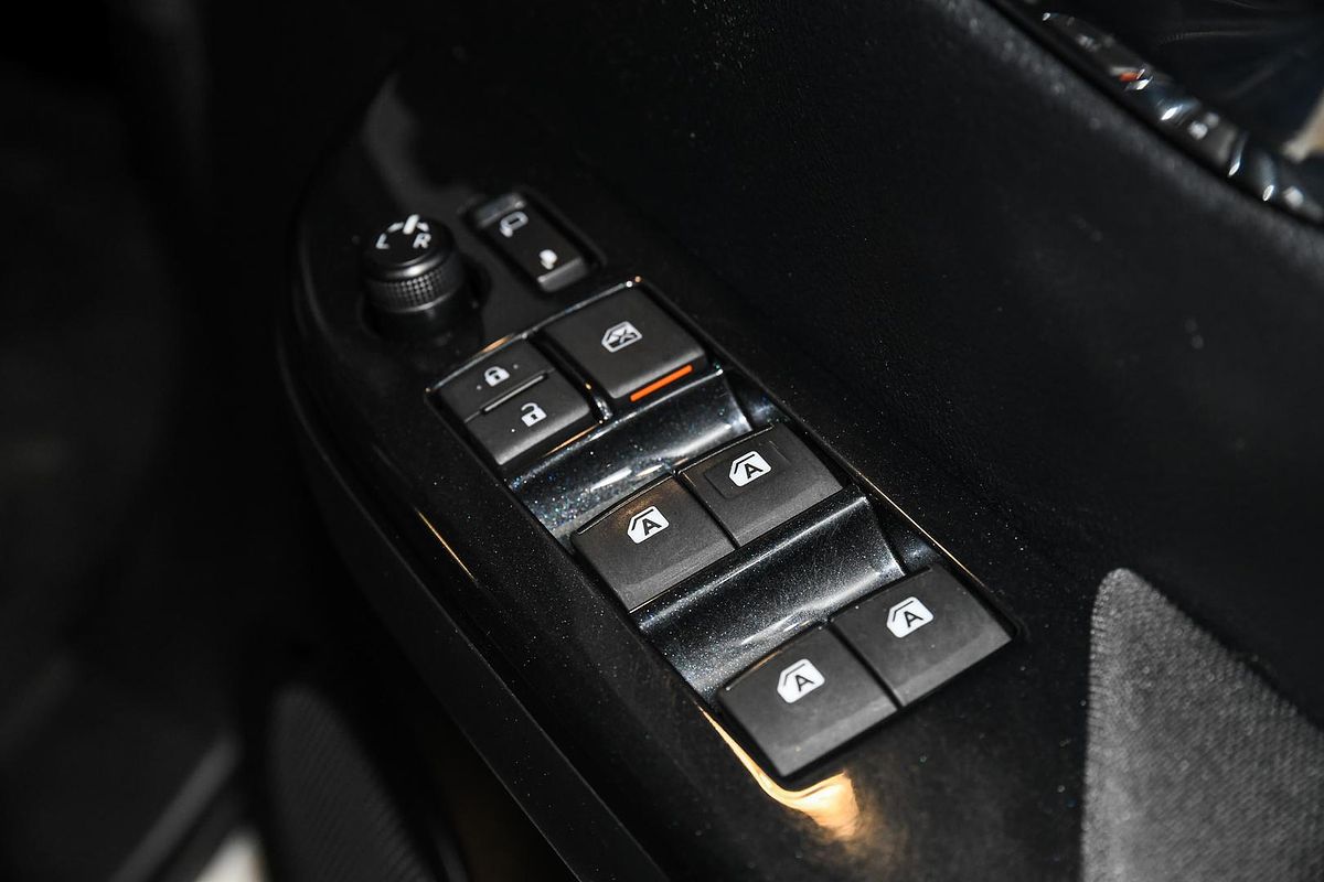 2020 Toyota Hilux SR5 GUN126R 4X4