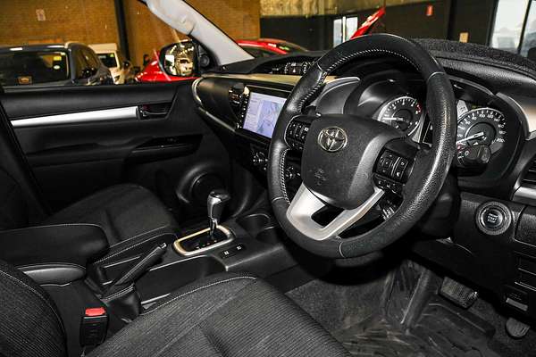 2020 Toyota Hilux SR5 GUN126R 4X4