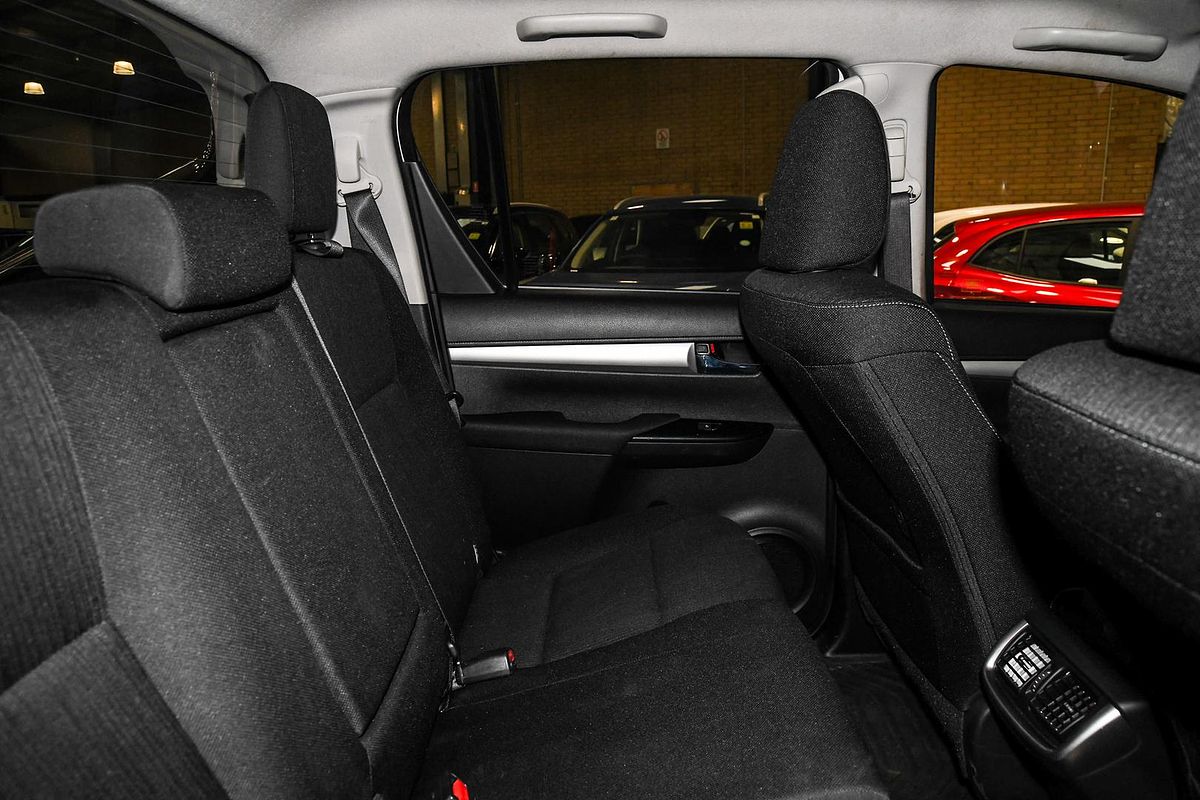 2020 Toyota Hilux SR5 GUN126R 4X4