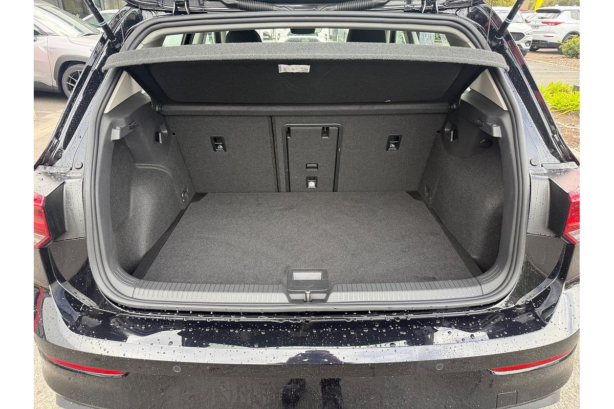 2023 Volkswagen Golf 110TSI Life 8