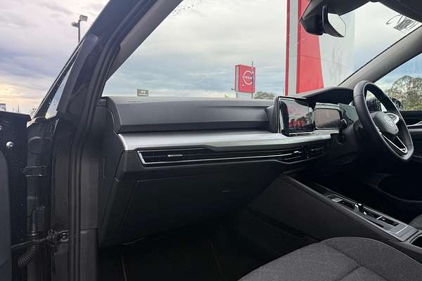 2023 Volkswagen Golf 110TSI Life 8