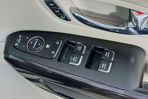 2016 Kia Carnival Platinum YP