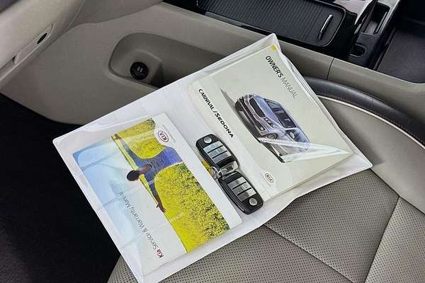 2016 Kia Carnival Platinum YP