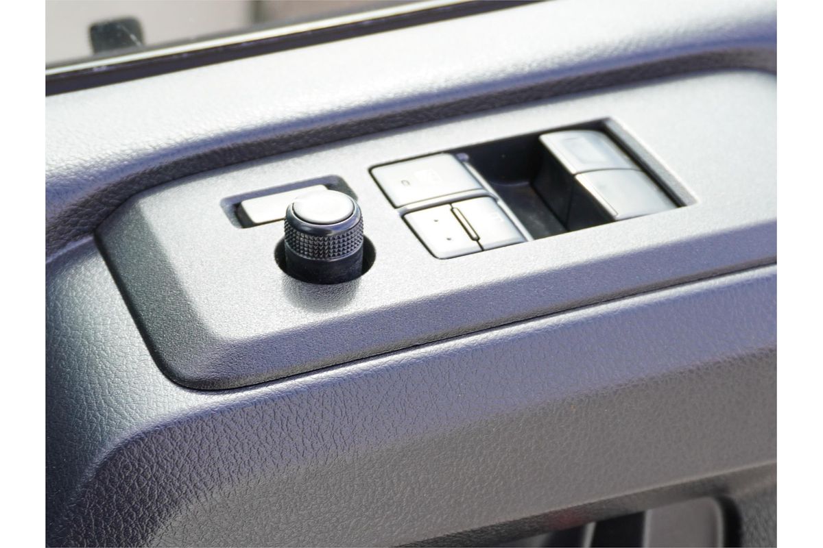 2019 Toyota Hiace Commuter GDH322R ELWB High Roof