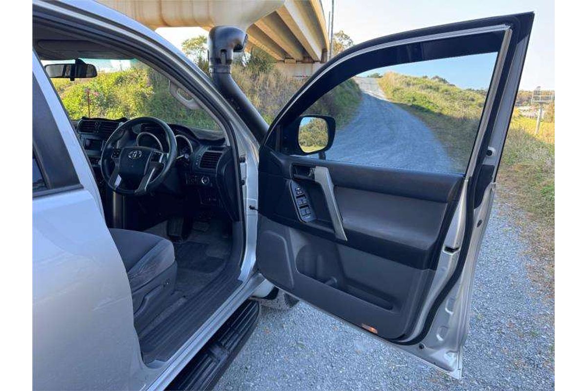 2010 Toyota Landcruiser GXL VDJ200R