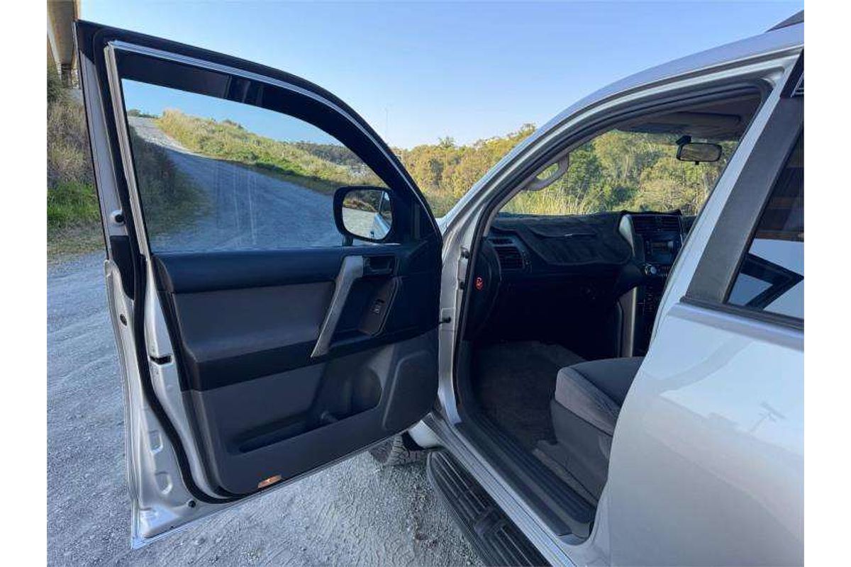 2010 Toyota Landcruiser GXL VDJ200R