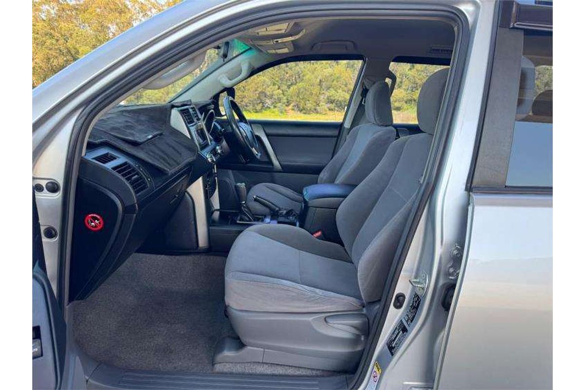 2010 Toyota Landcruiser GXL VDJ200R