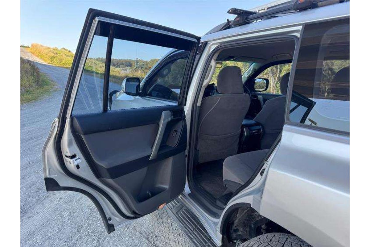 2010 Toyota Landcruiser GXL VDJ200R