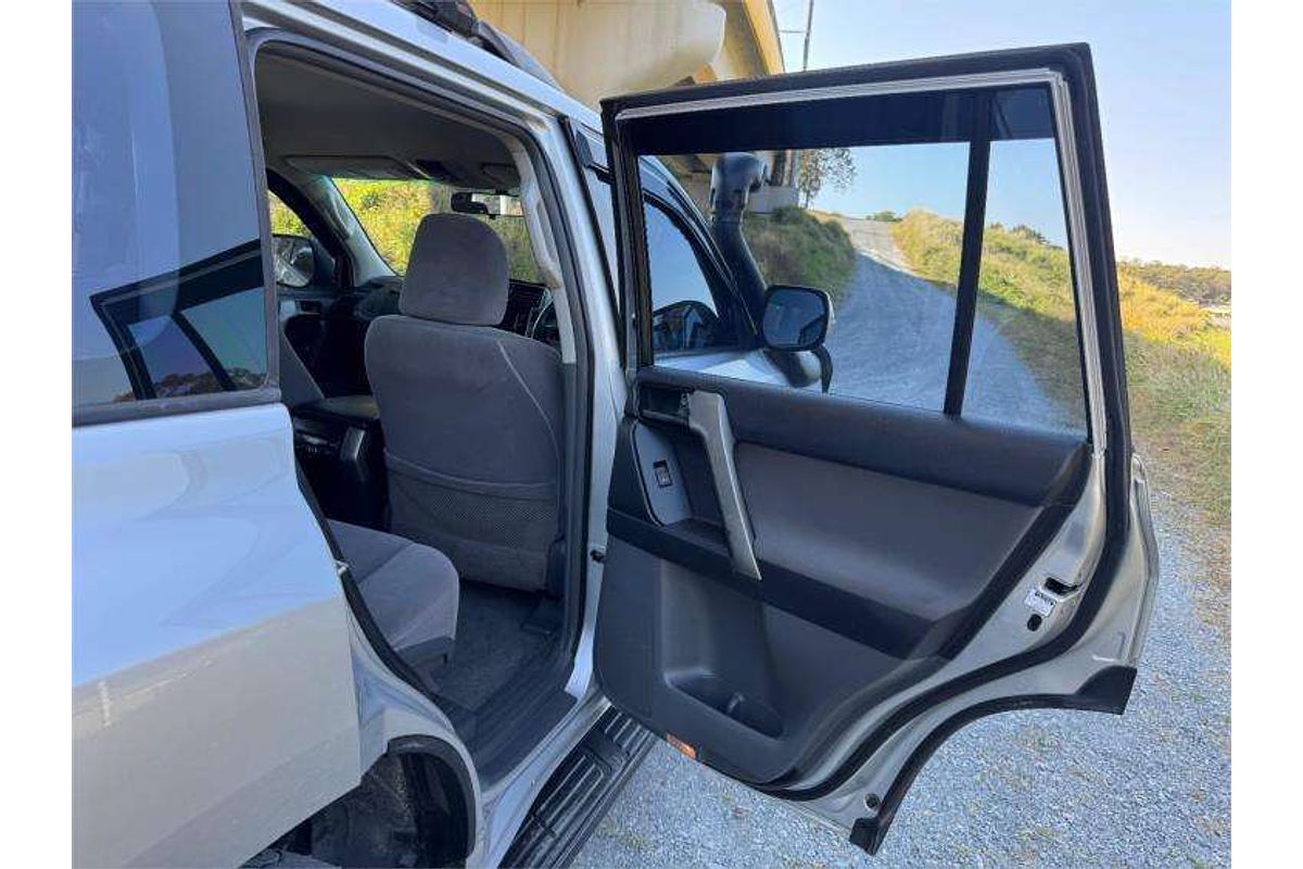 2010 Toyota Landcruiser GXL VDJ200R