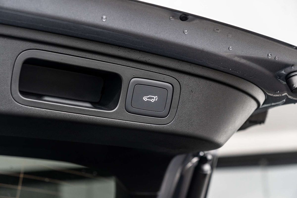 2025 MG HS Super Hybrid Essence AS33P