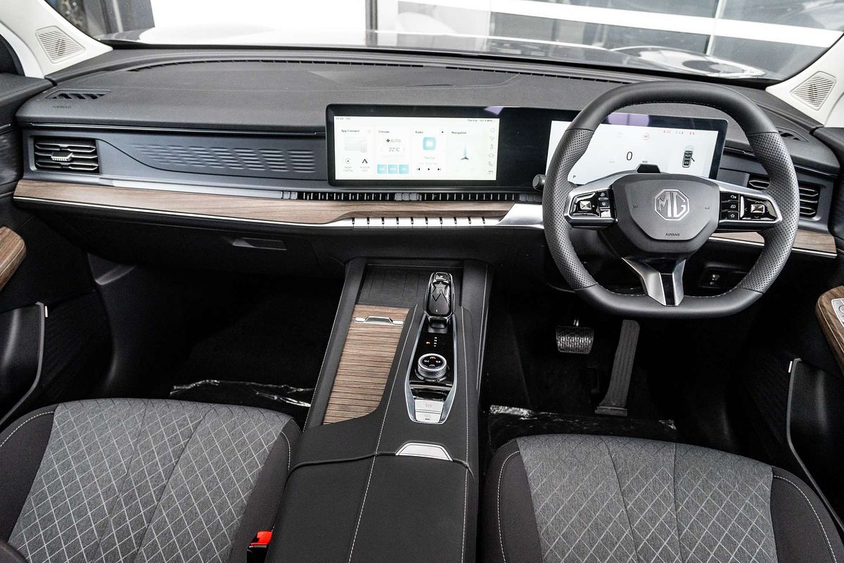 2025 MG QS Excite IS31