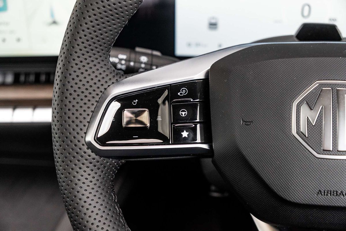 2025 MG QS Excite IS31