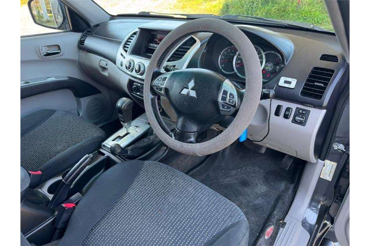 2011 Mitsubishi Triton GLX-R MN 4X4