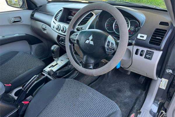 2011 Mitsubishi Triton GLX-R MN 4X4