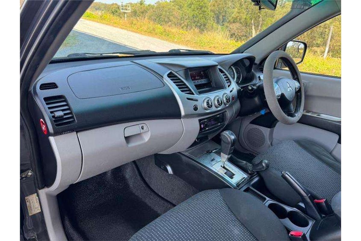 2011 Mitsubishi Triton GLX-R MN 4X4