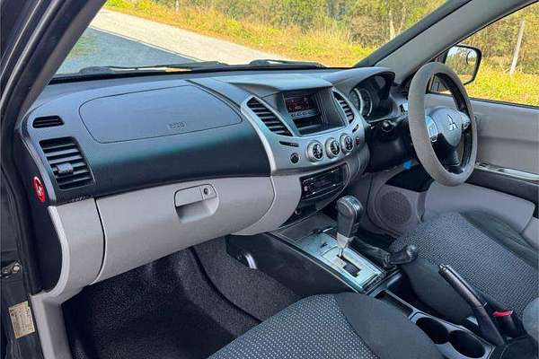 2011 Mitsubishi Triton GLX-R MN 4X4