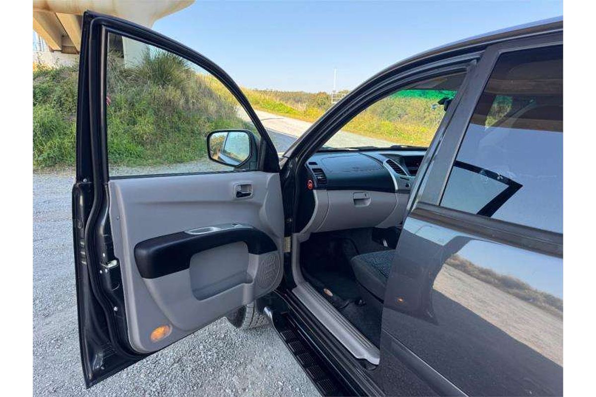 2011 Mitsubishi Triton GLX-R MN 4X4