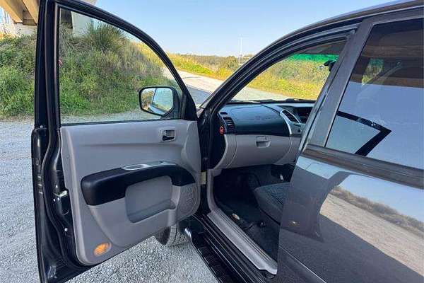 2011 Mitsubishi Triton GLX-R MN 4X4