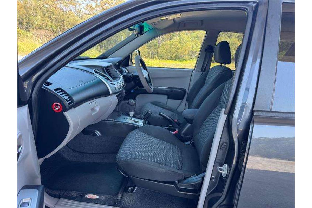 2011 Mitsubishi Triton GLX-R MN 4X4