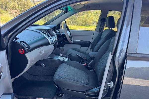 2011 Mitsubishi Triton GLX-R MN 4X4