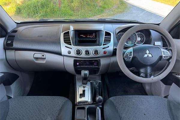 2011 Mitsubishi Triton GLX-R MN 4X4