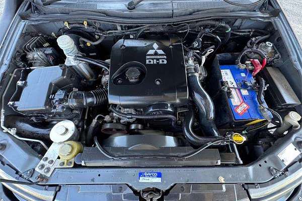 2011 Mitsubishi Triton GLX-R MN 4X4