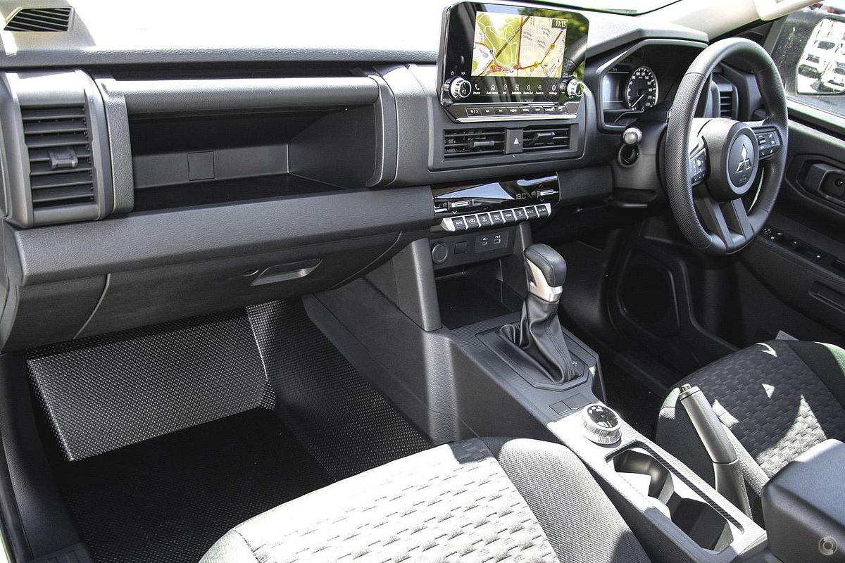 2025 Mitsubishi Triton GLX MV 4X4