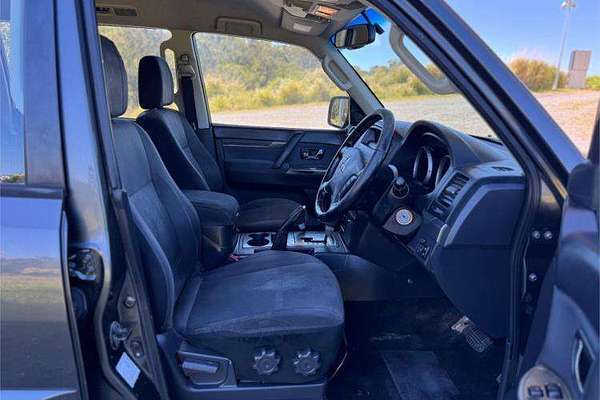 2013 Mitsubishi Pajero GLX-R NW