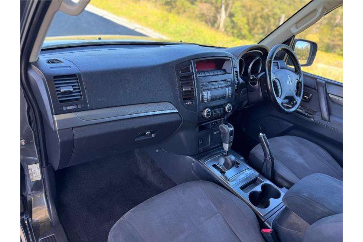 2013 Mitsubishi Pajero GLX-R NW
