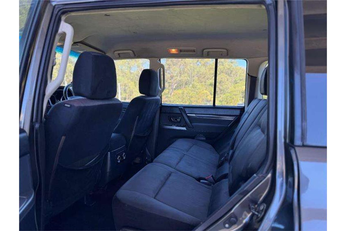 2013 Mitsubishi Pajero GLX-R NW