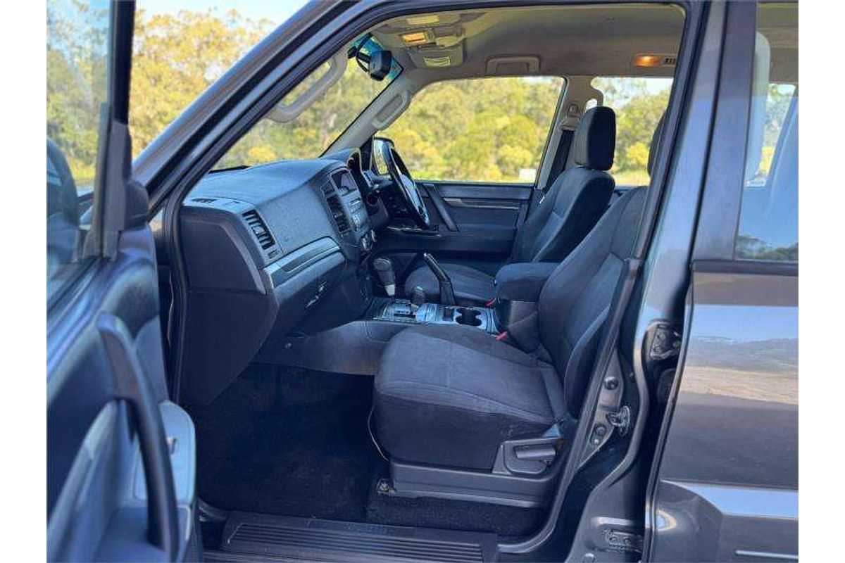 2013 Mitsubishi Pajero GLX-R NW