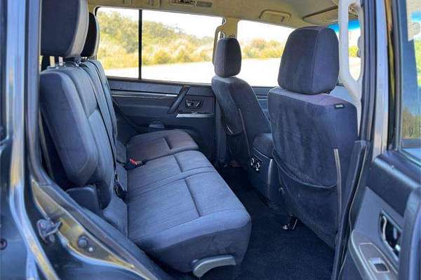 2013 Mitsubishi Pajero GLX-R NW